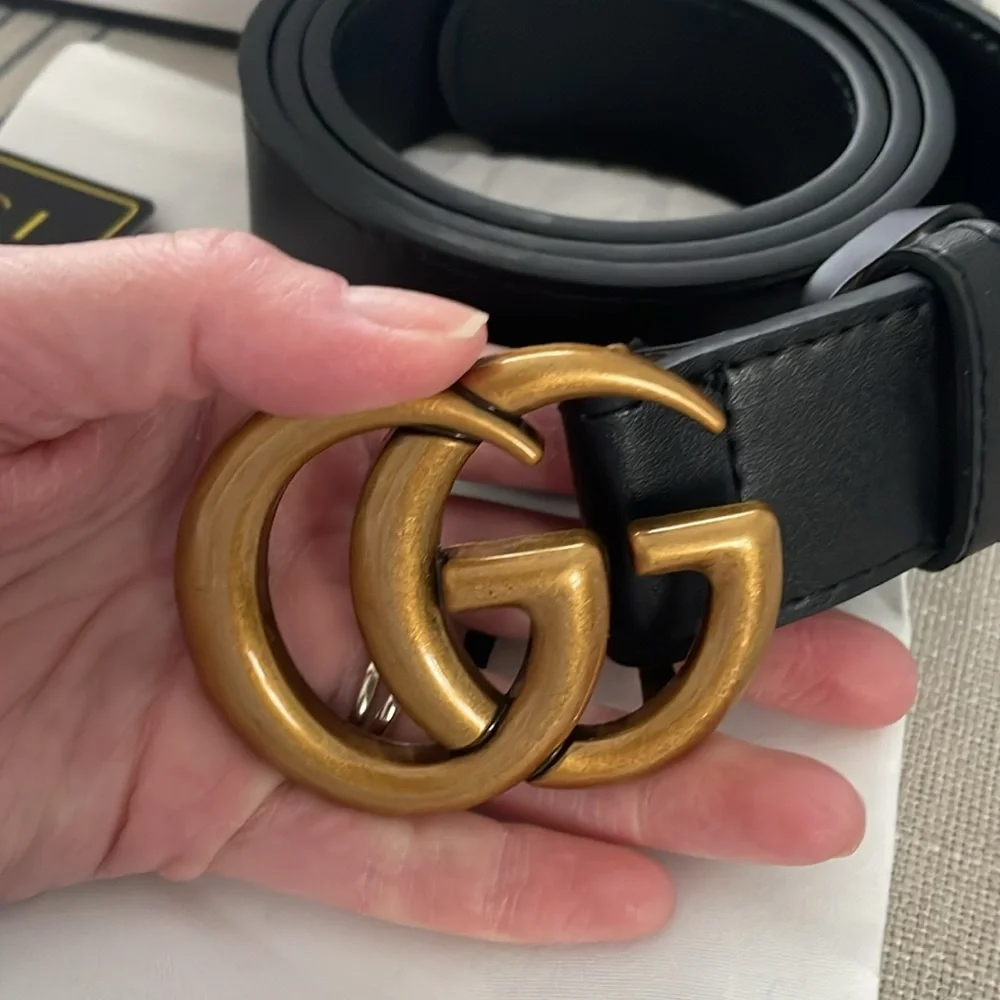 Gucci Black Belt with Gold Buckle - Picture 2 of 12